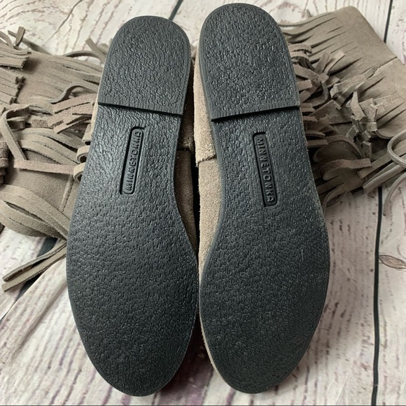 Minnetonka 3 Layer Fringe Calf High Boot - Grey Suede - Picture 5 of 5